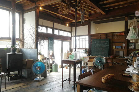 s18081205_eric's kitchen03.jpg